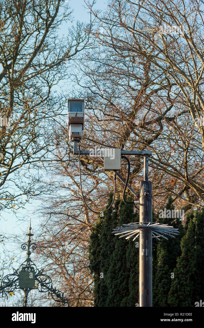 Siemens telecamera TVCC adiacente al sagrato a piedi, Montrose Angus, Scotland Regno Unito Foto Stock