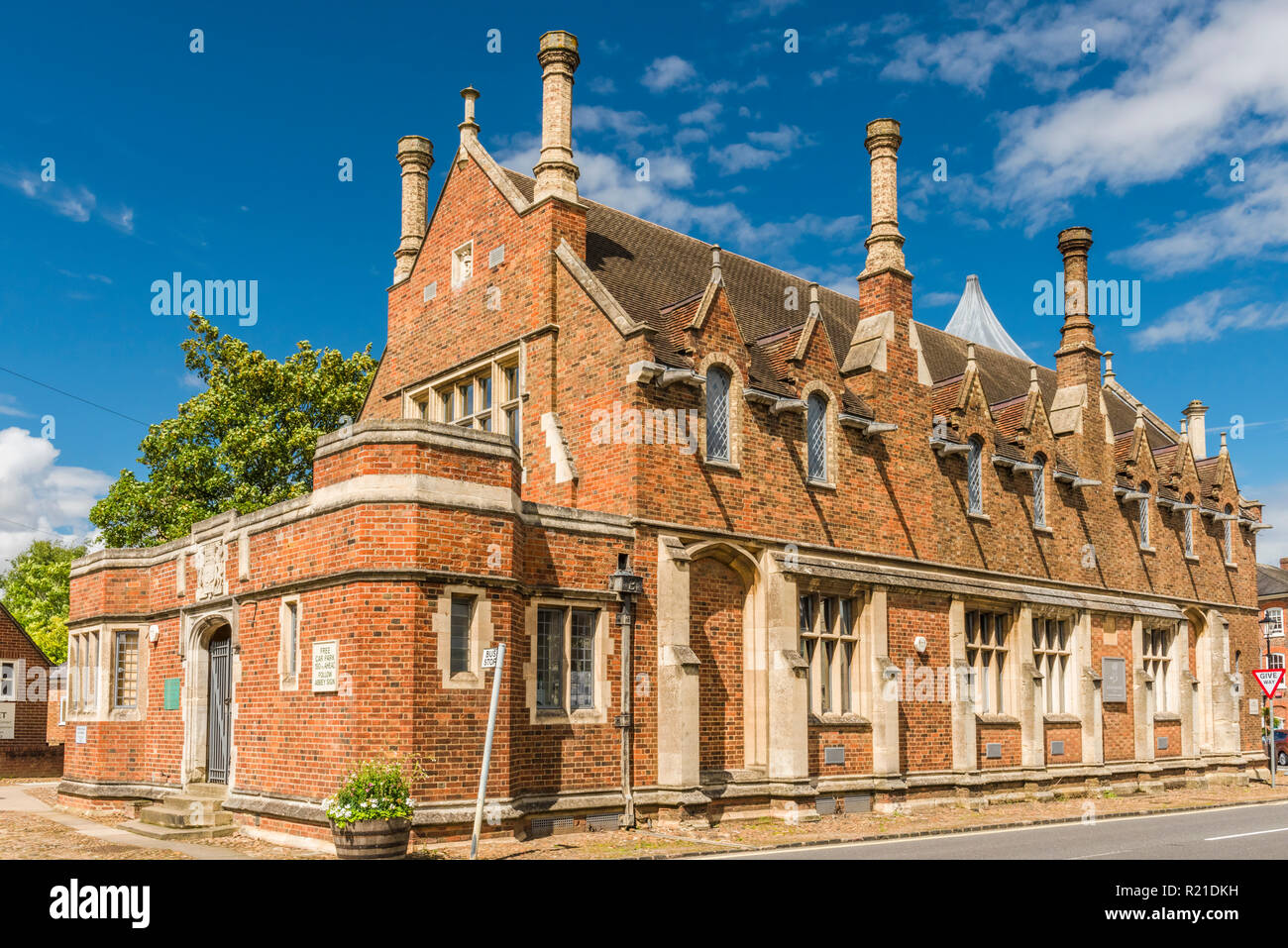 Il municipio storico a Woburn, Bedfordshire, Inghilterra, costruito da Giovanni VI Duca di Bedford in 1830 Foto Stock