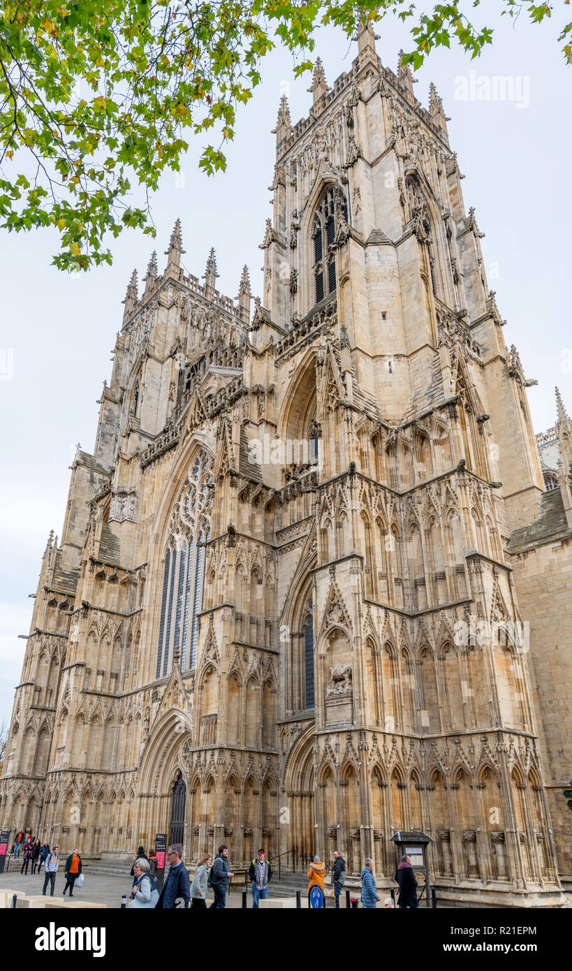 La parete ovest della cattedrale di York Minster (Cattedrale di York), York, North Yorkshire, Inghilterra, Regno Unito Foto Stock