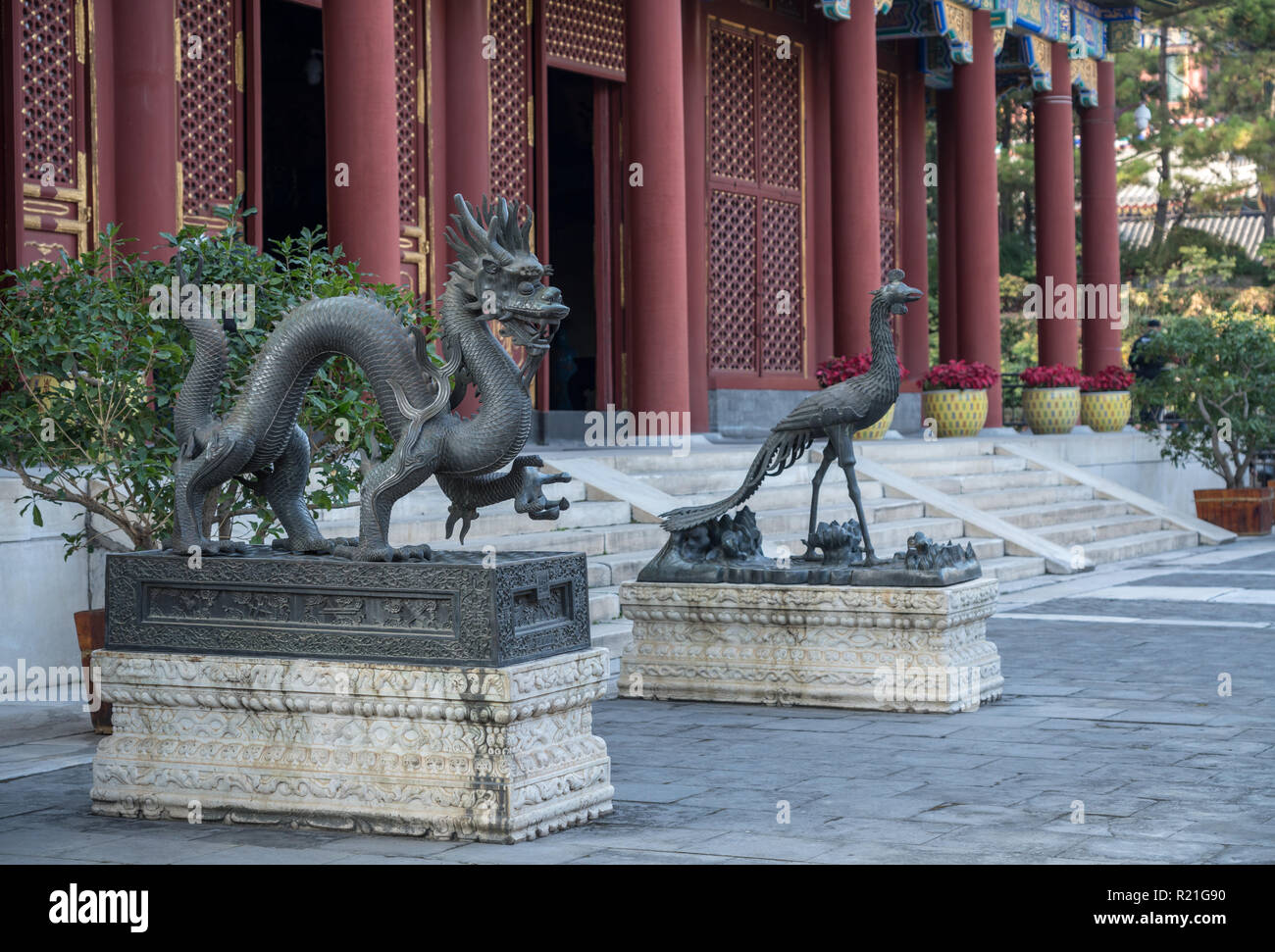 Statua del drago al Palazzo Estivo fuori Pechino, Cina Foto Stock