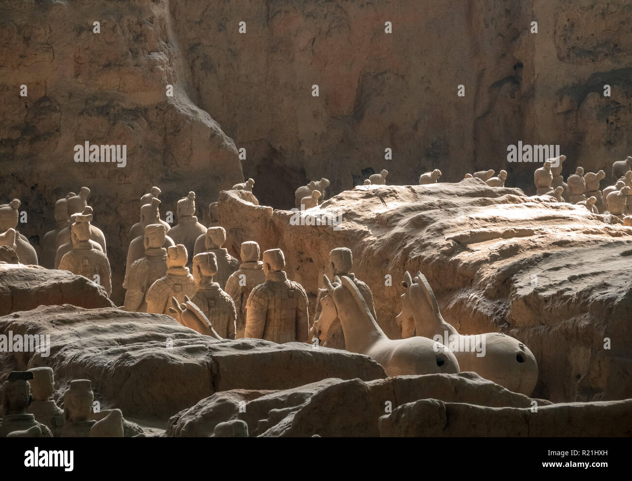 Esercito di Terracotta Warriors sepolto nella tomba imperatore fuori Xian Cina Foto Stock