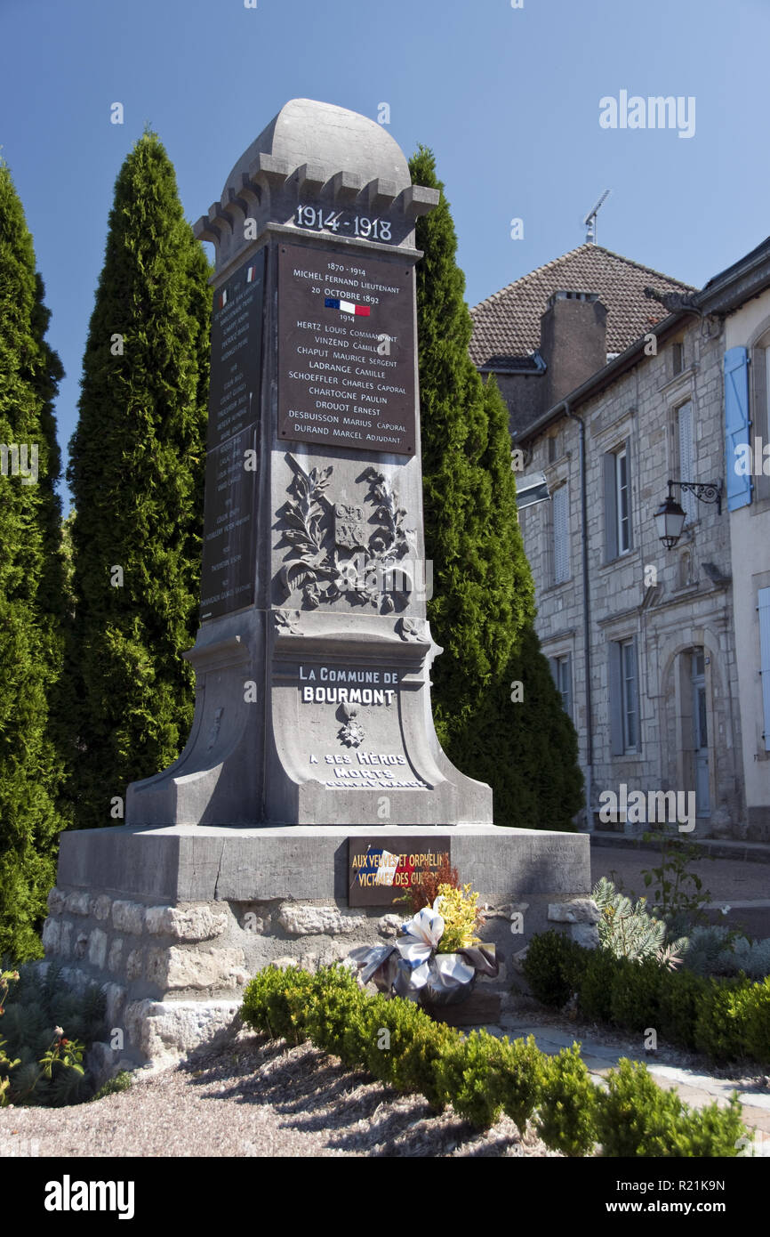Monumento dedicato alla Prima Guerra Mondiale di soldati a Bourmont, Haute Marne, Francia. Foto Stock