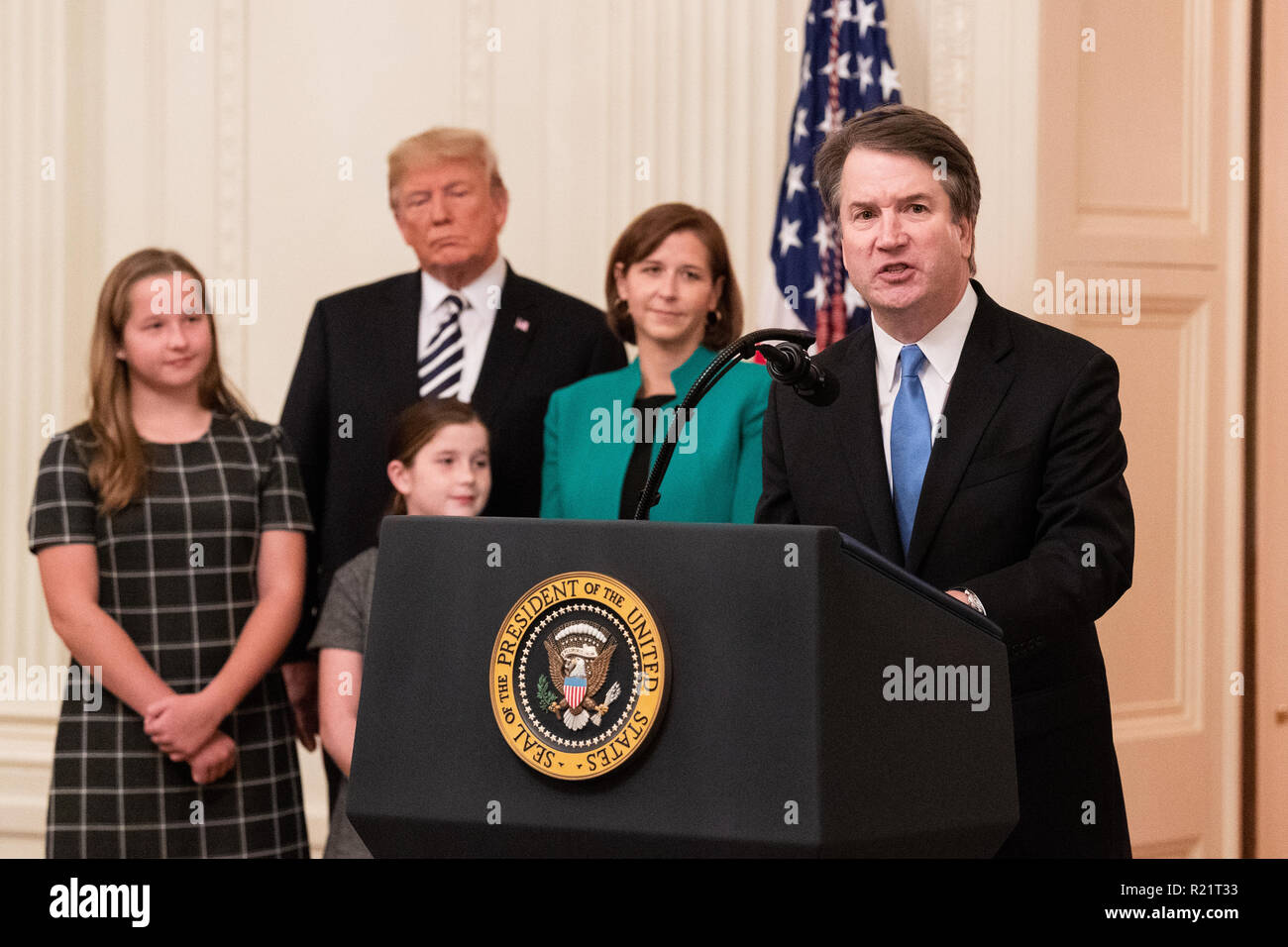 Brett Kavanaugh parlando al suo giuramento come una Corte suprema di giustizia nella Sala Est della Casa Bianca di Washington il 8 settembre 2018. Foto Stock