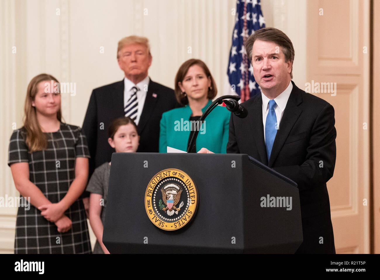 Brett Kavanaugh parlando al suo giuramento come una Corte suprema di giustizia nella Sala Est della Casa Bianca di Washington il 8 settembre 2018. Foto Stock