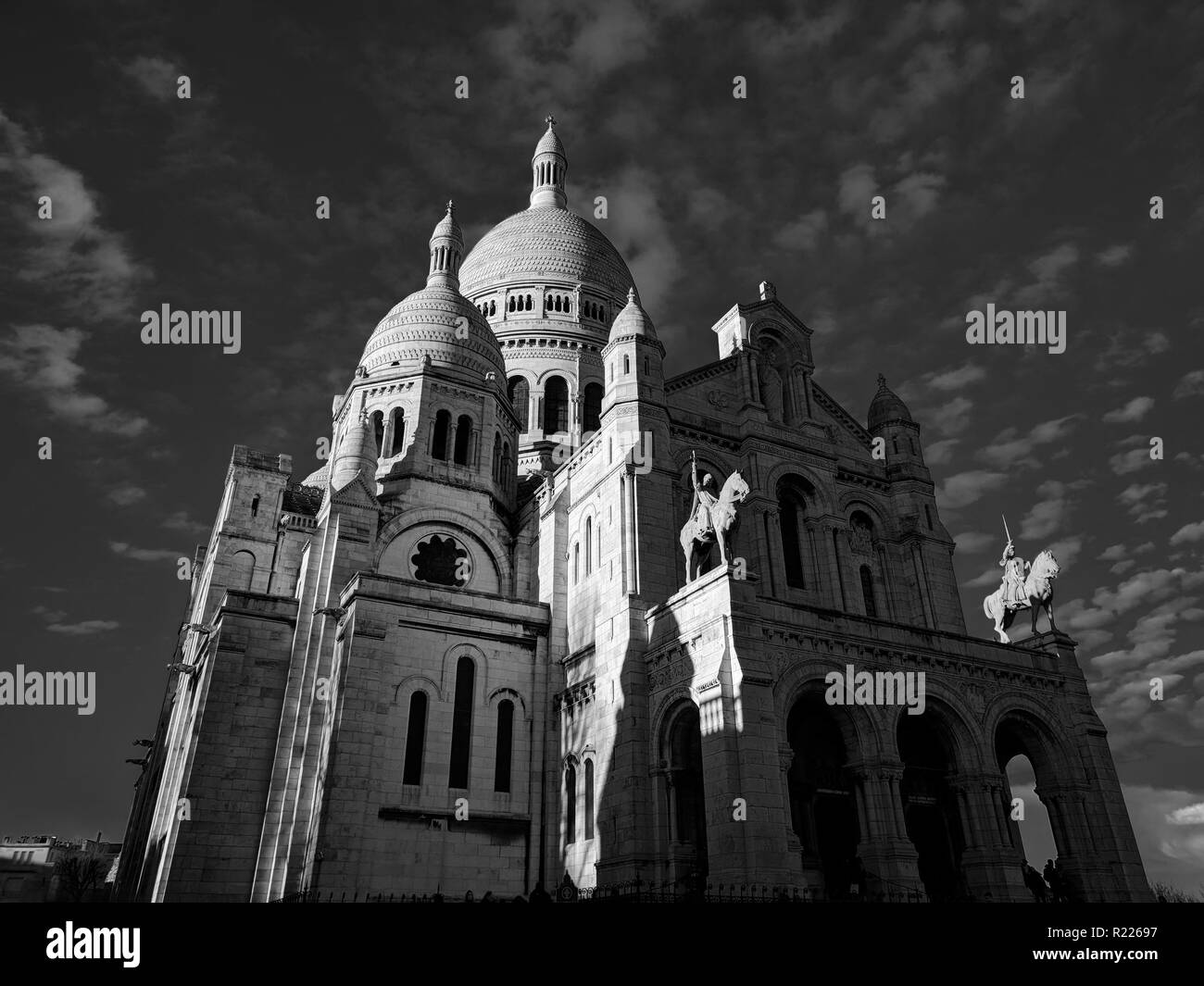 Bella immagine in bianco e nero della città di Parigi - incredibile architettura, simbolo della città Foto Stock