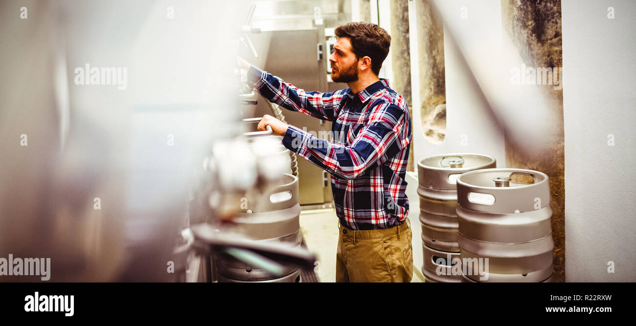 Produttore di macchinari di ispezione in fabbrica di birra Foto Stock