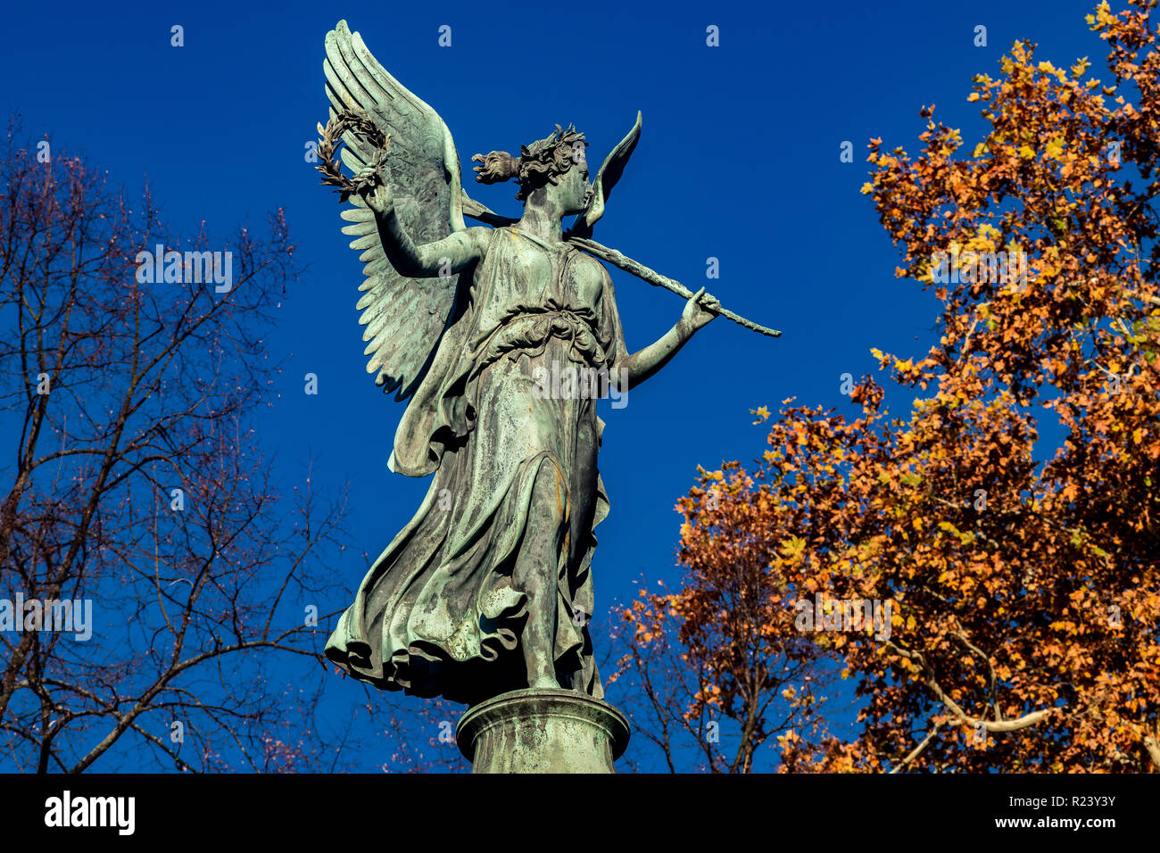 Angelo statua nel parco del castello di Charlottenburg Berlino Foto Stock