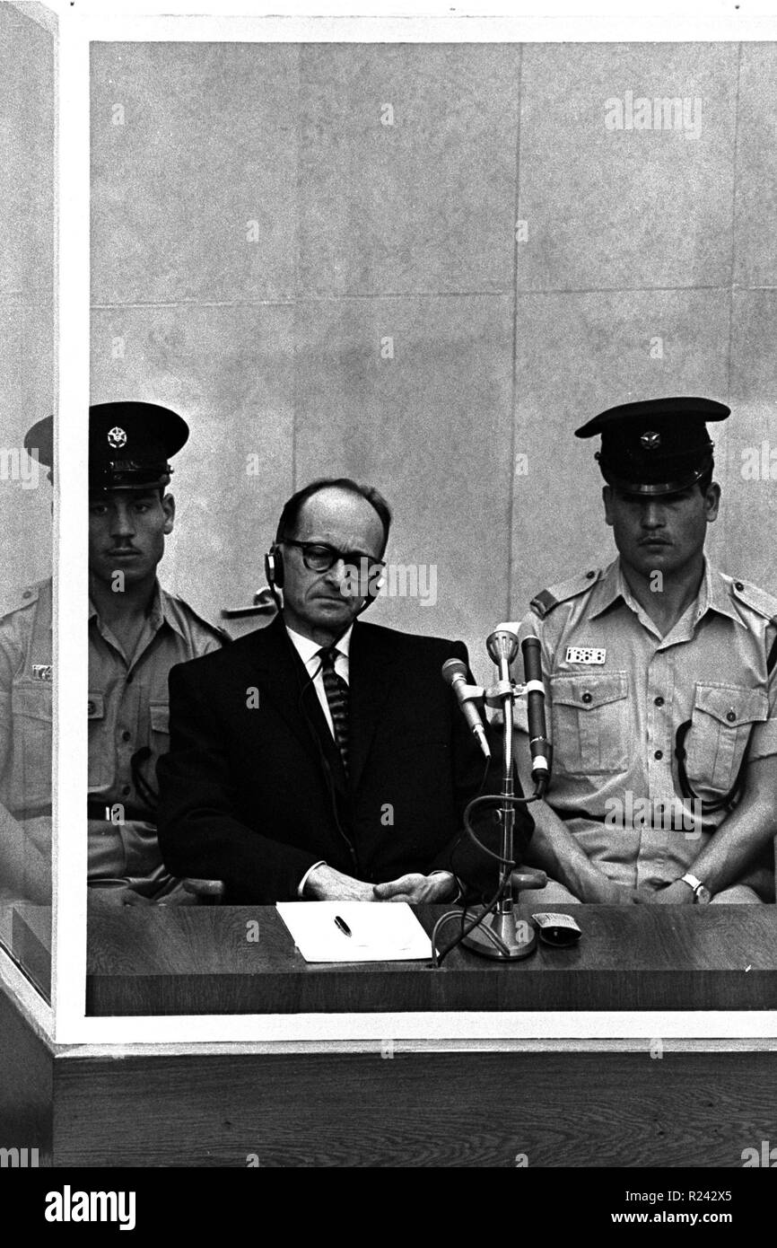 Versione di prova di Adolf Eichmann in Israele per i crimini di guerra 1962 Foto Stock