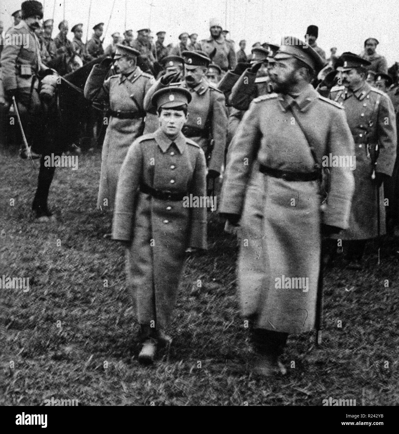 Tsar Nicholas II e Tsarevich Alexis della Russia nel 1915 Foto Stock