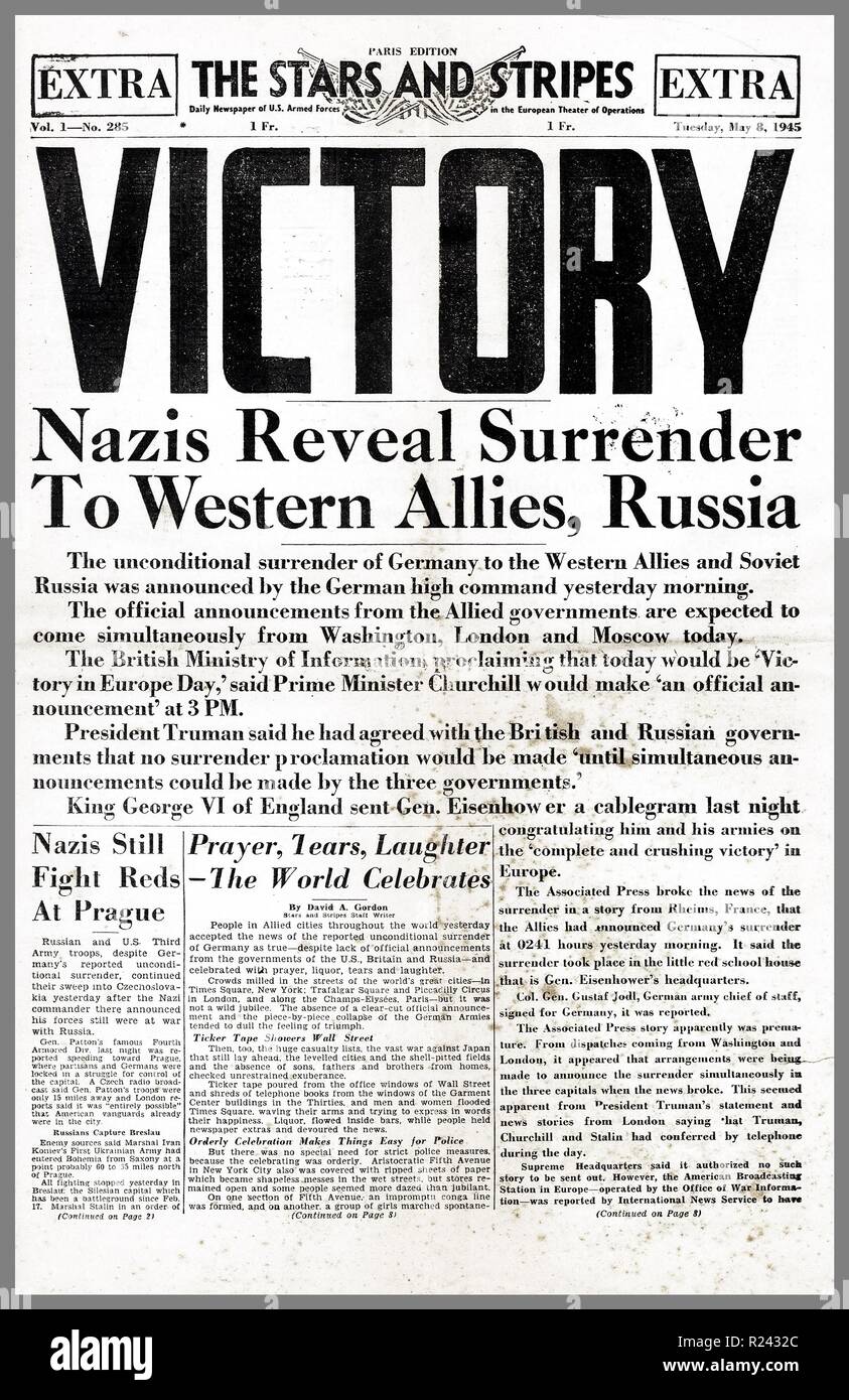 Delle forze armate americane giornale ' le stelle e strisce' headline che descrive la resa della Germania " Maggio 1945 edizione di Parigi Foto Stock