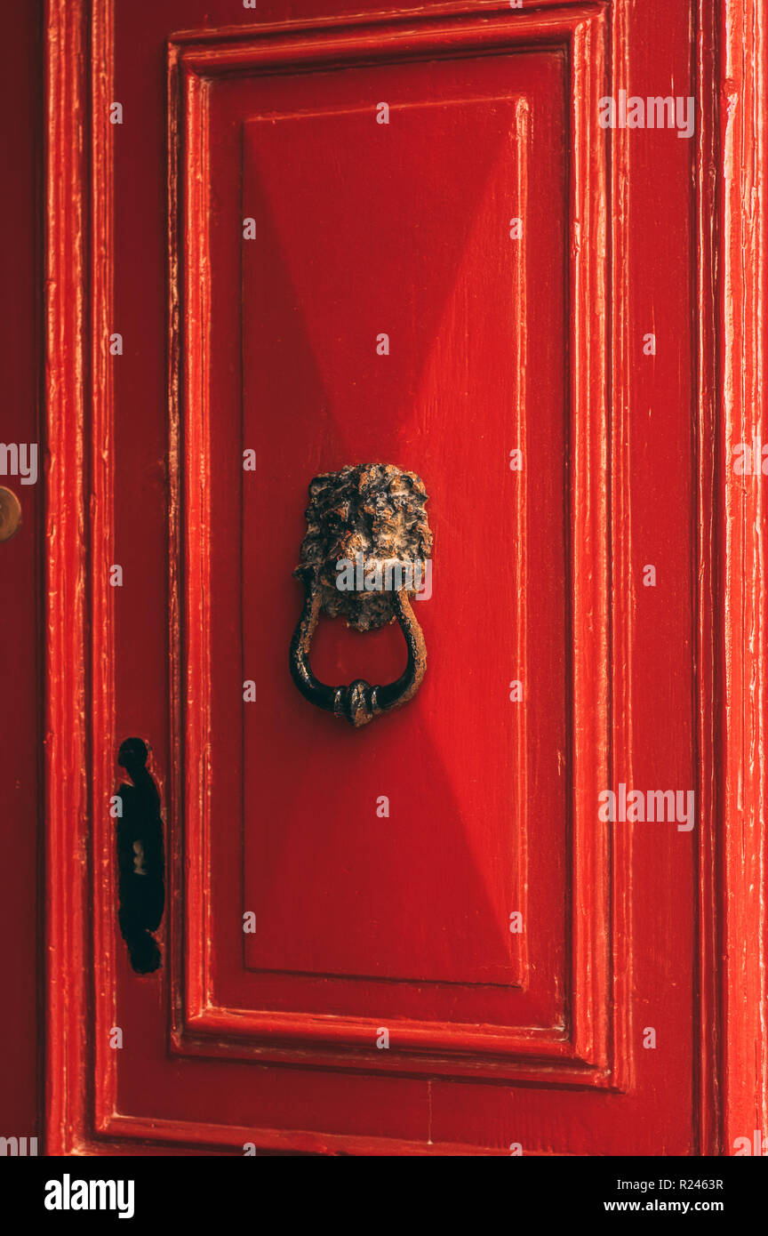 Il Maltese vecchia porta rossa, Malta Foto Stock