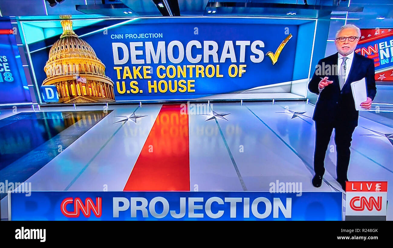Washington, DC / Stati Uniti, 6 Novembre 2018: Wolf Blitzer sulla CNN annunciando democratici di prendere il controllo degli Stati Uniti Casa dei Rappresentanti nel Mi Foto Stock