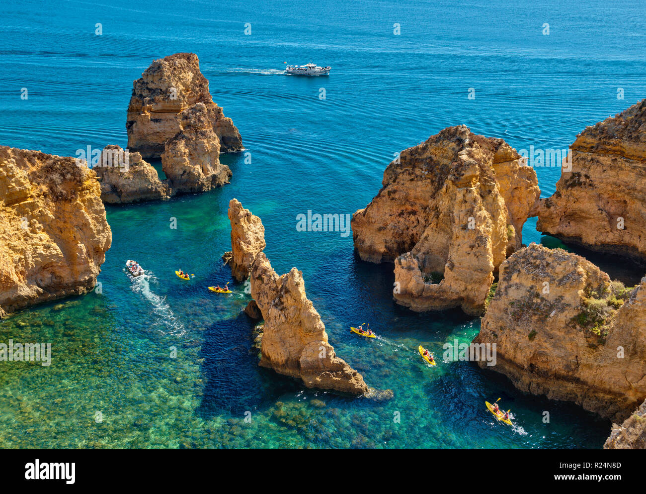 Ponta da Piedade formazioni rocciose, vicino a Lagos, Algarve, PORTOGALLO Foto Stock