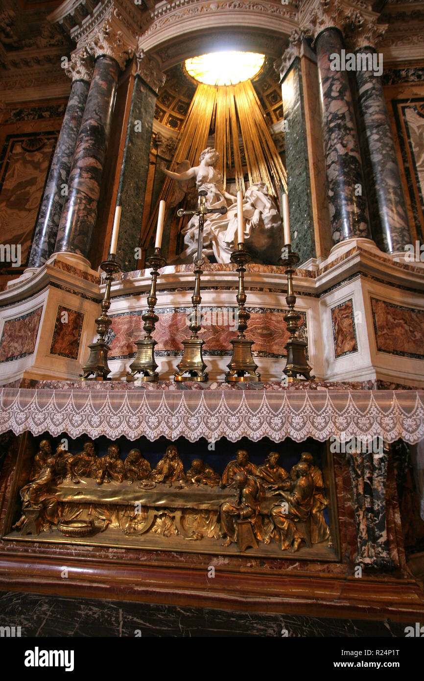 Estasi di Santa Teresa da Gianlorenzo Bernini nella Cappella Cornaro, Santa Maria della Vittoria, Roma, Italia Foto Stock
