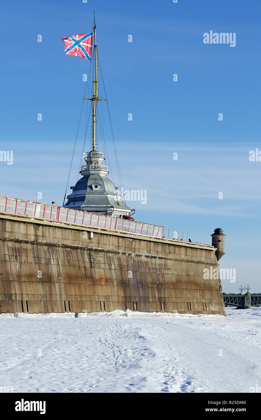 Il granito muro di cinta della fortezza di Pietro e Paolo a San Pietroburgo, Russia. Foto Stock