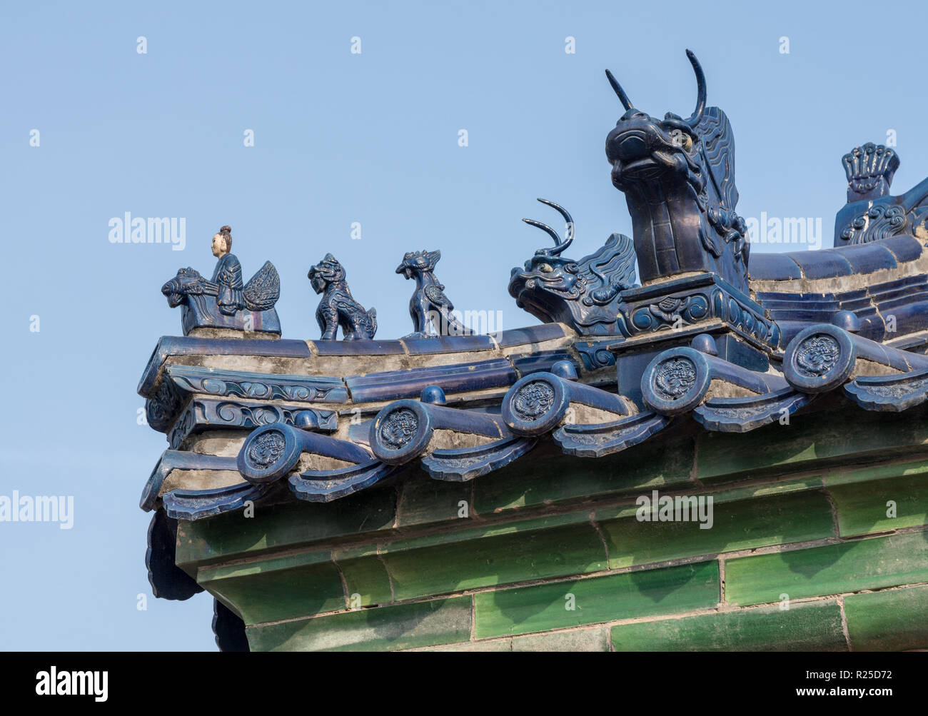 Dettaglio di piastrelle sul Tempio del cielo di Pechino CINA Foto Stock