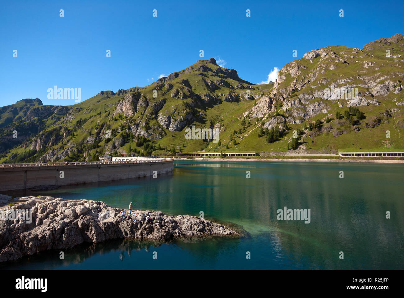 Il Lago Fedaia, laghetto artificiale vicino a Canazei, Trentino-Alto Adige, Italia Foto Stock