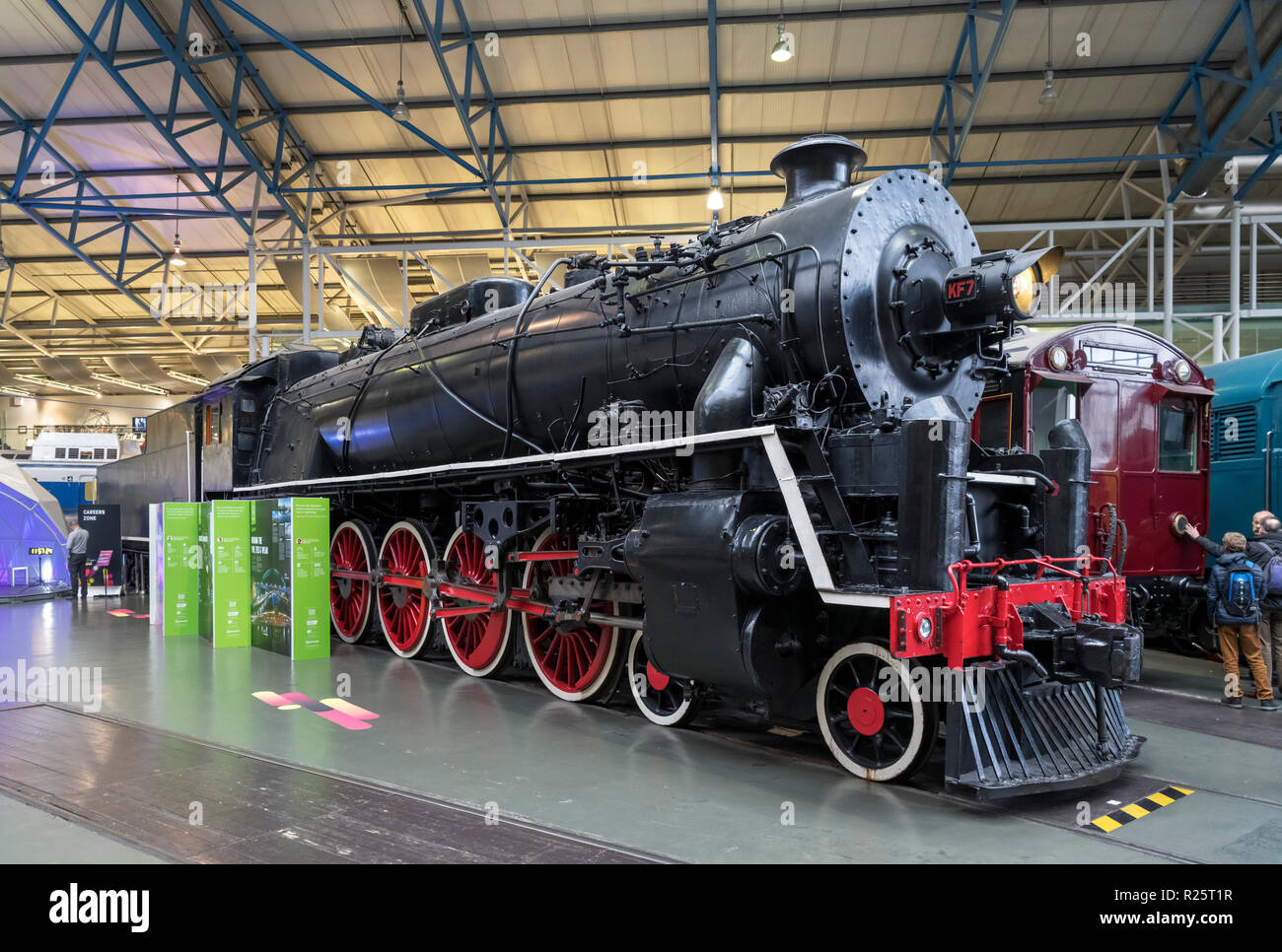 1935 KF7 locomotiva a vapore nella grande hall, il museo nazionale delle ferrovie, York, Inghilterra. La KF7 è uno dei più grandi locomotive a vapore costruita in Gran Bretagna. Foto Stock