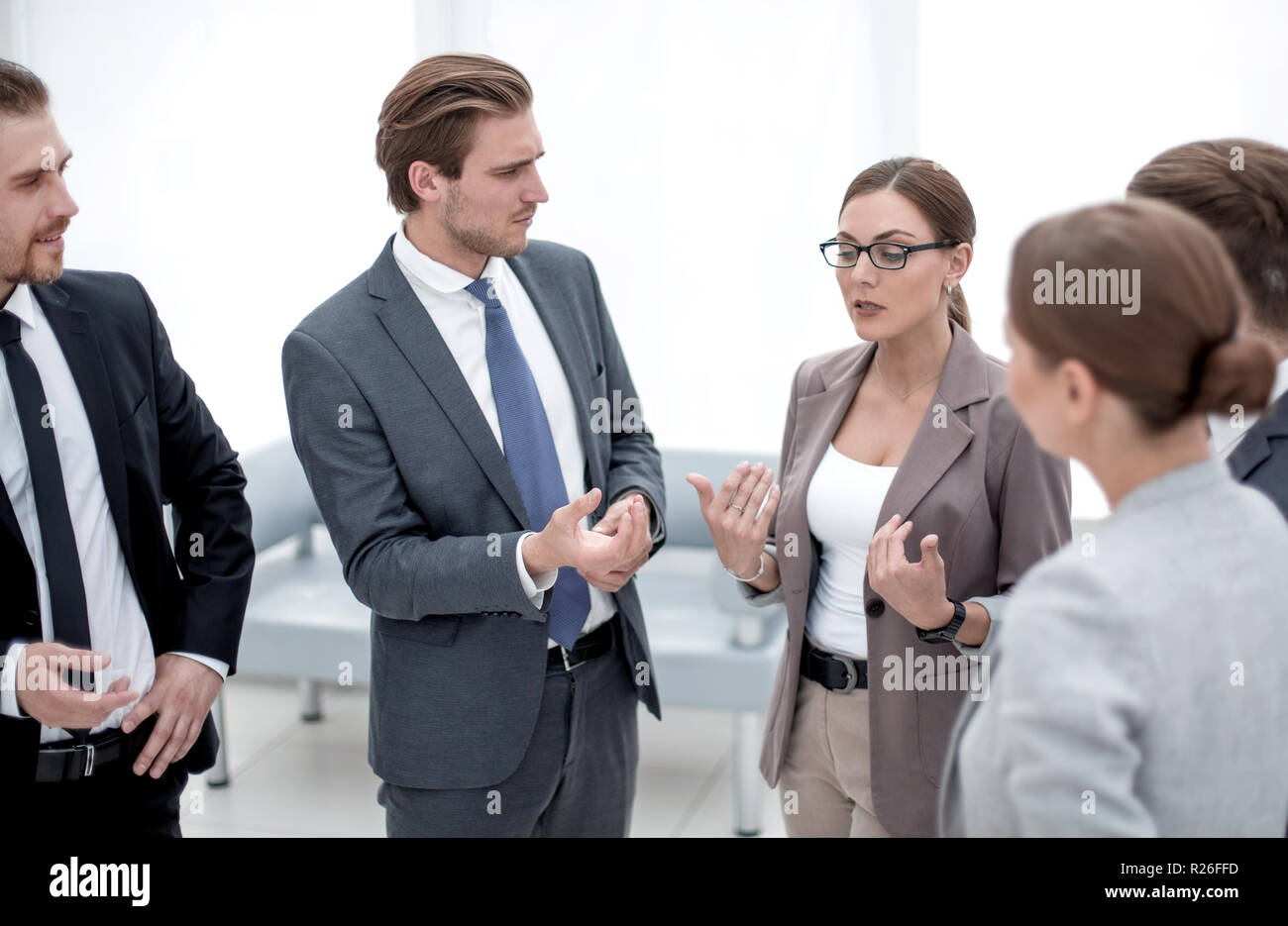 HR Manager i colloqui con i dipendenti della società Foto Stock