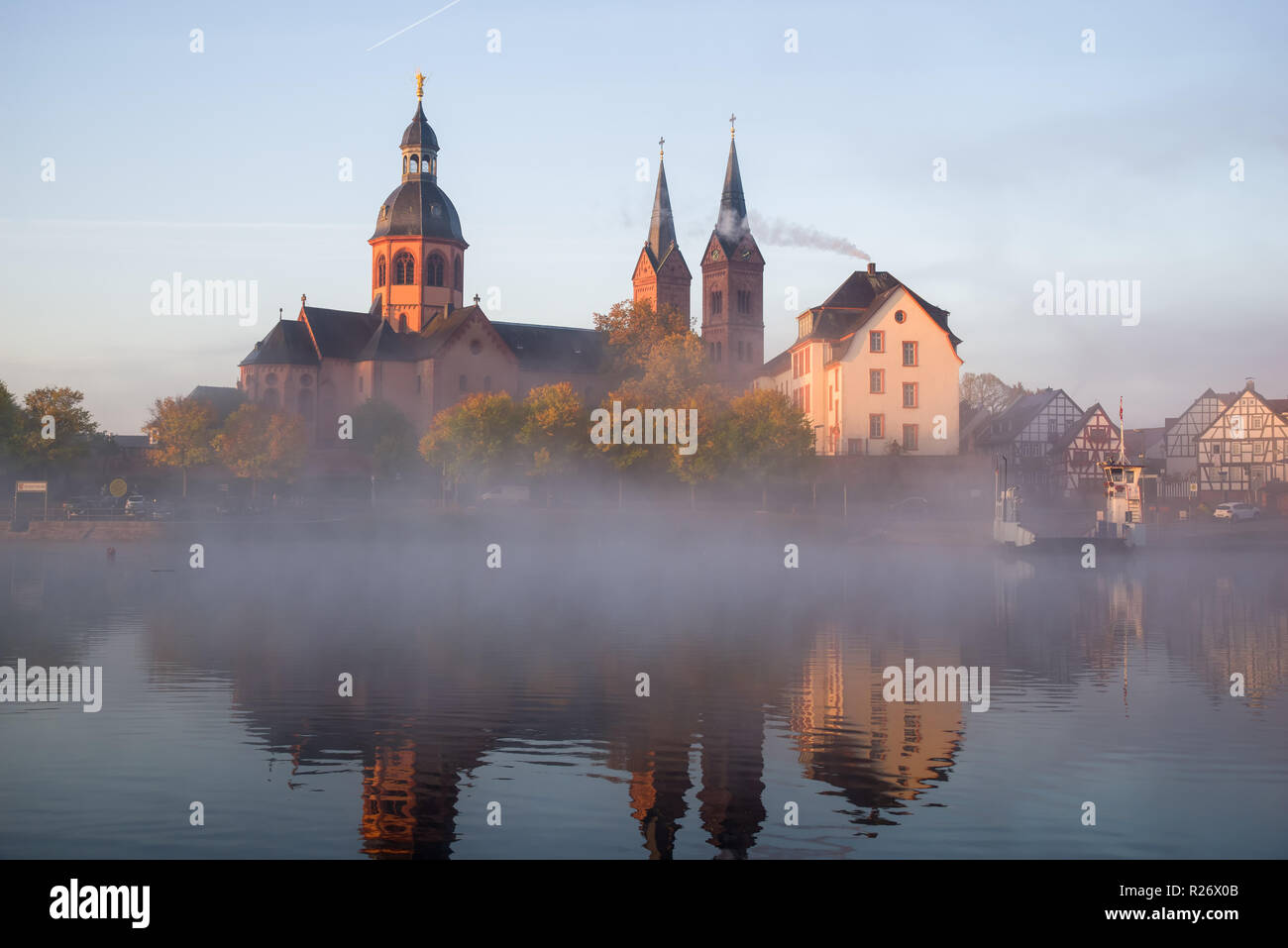 Basilika im Nebel Foto Stock