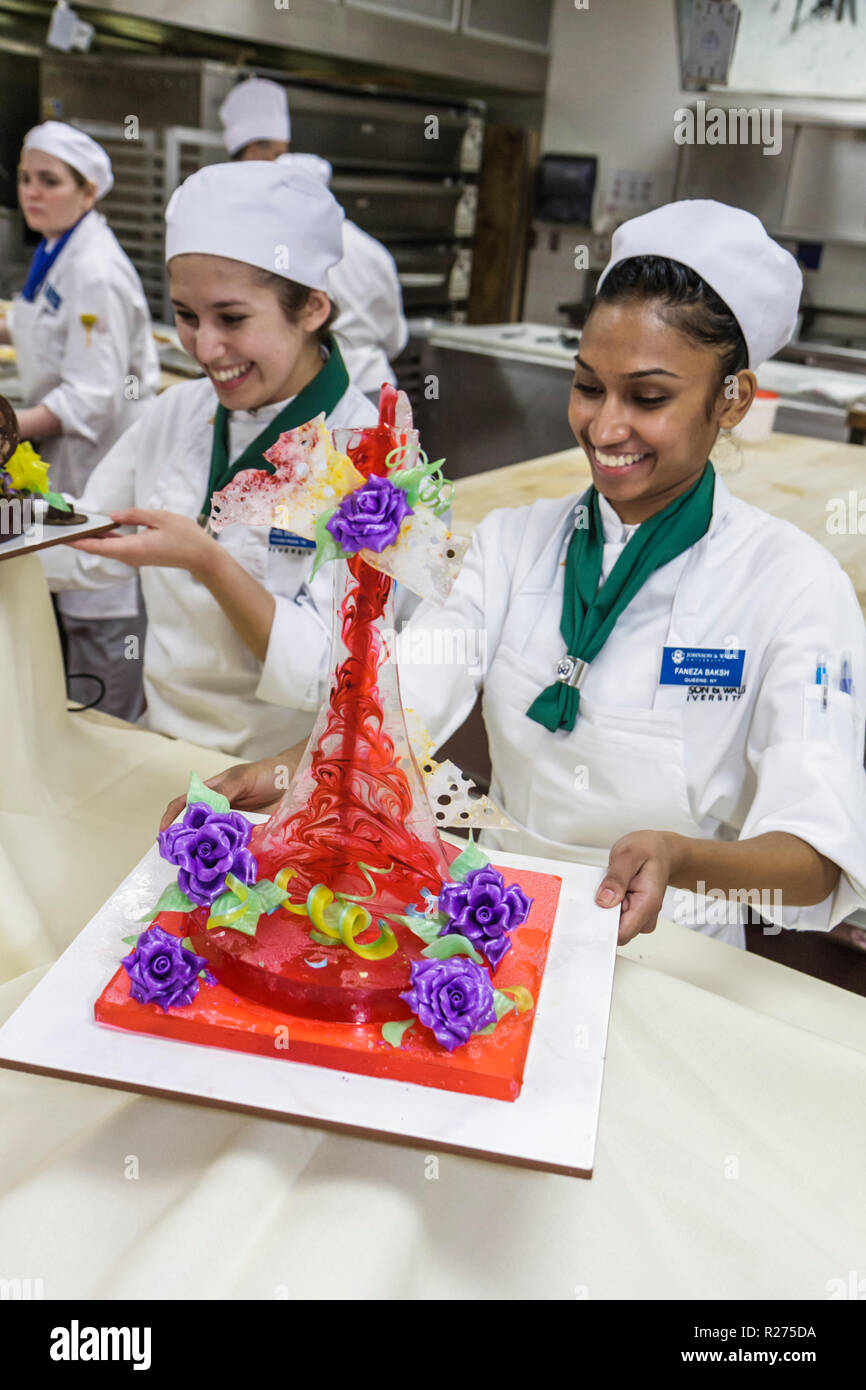 Miami Florida,North Miami,Johnson & Wales University,Open house,case,arti culinarie,scuola studenti,ospitalità,carriera,cappotto chef,cravatta,skul Foto Stock