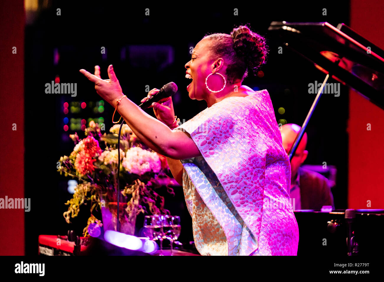 DIANNE REEVES si svolge in corrispondenza della 61a MONTEREY JAZZ FESTIVAL - Monterey, California Foto Stock