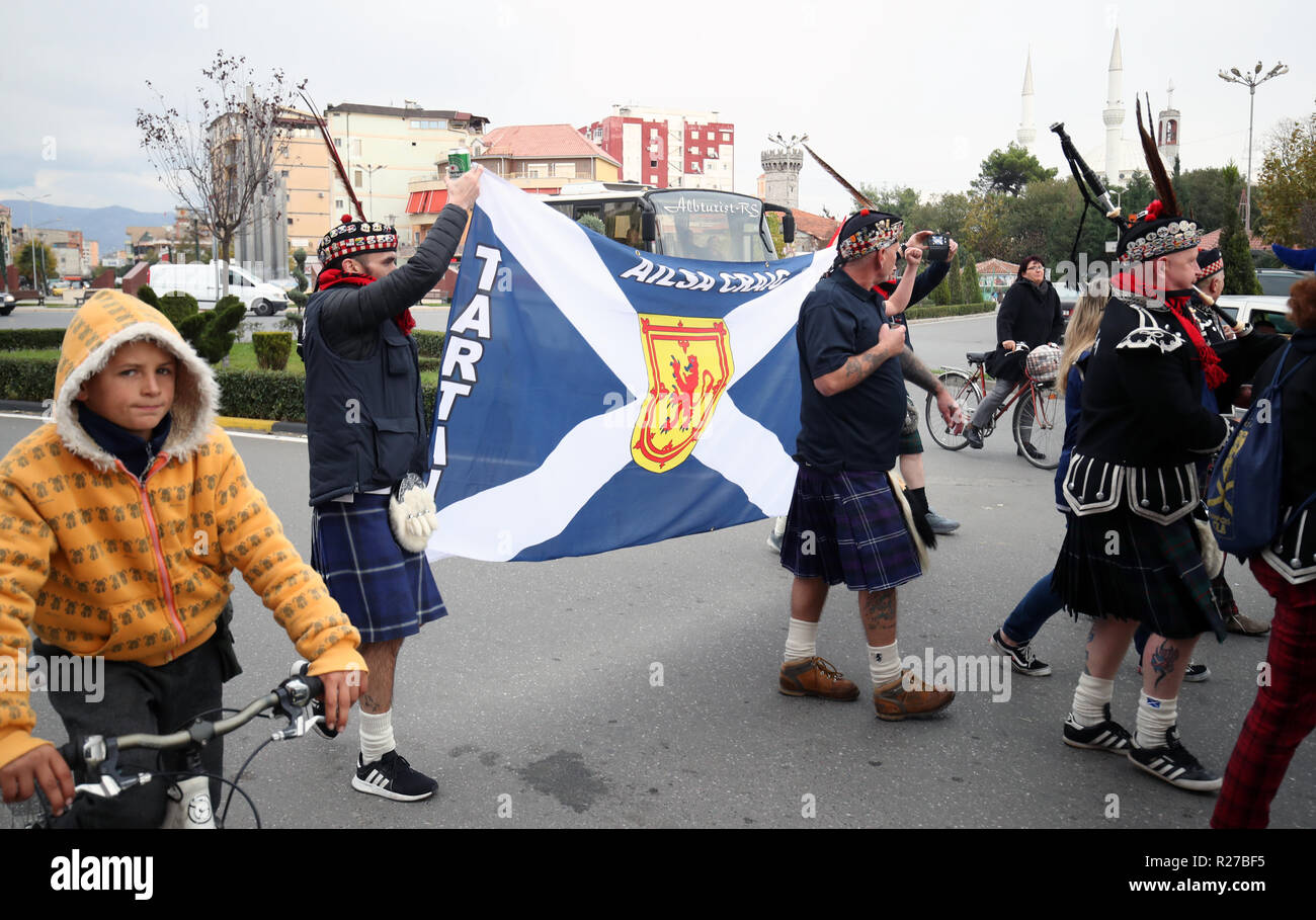 Scozia appassionati prima la UEFA lega delle nazioni, gruppo C1 corrispondono al Loro Parque Borici Stadium, Scutari. Foto Stock