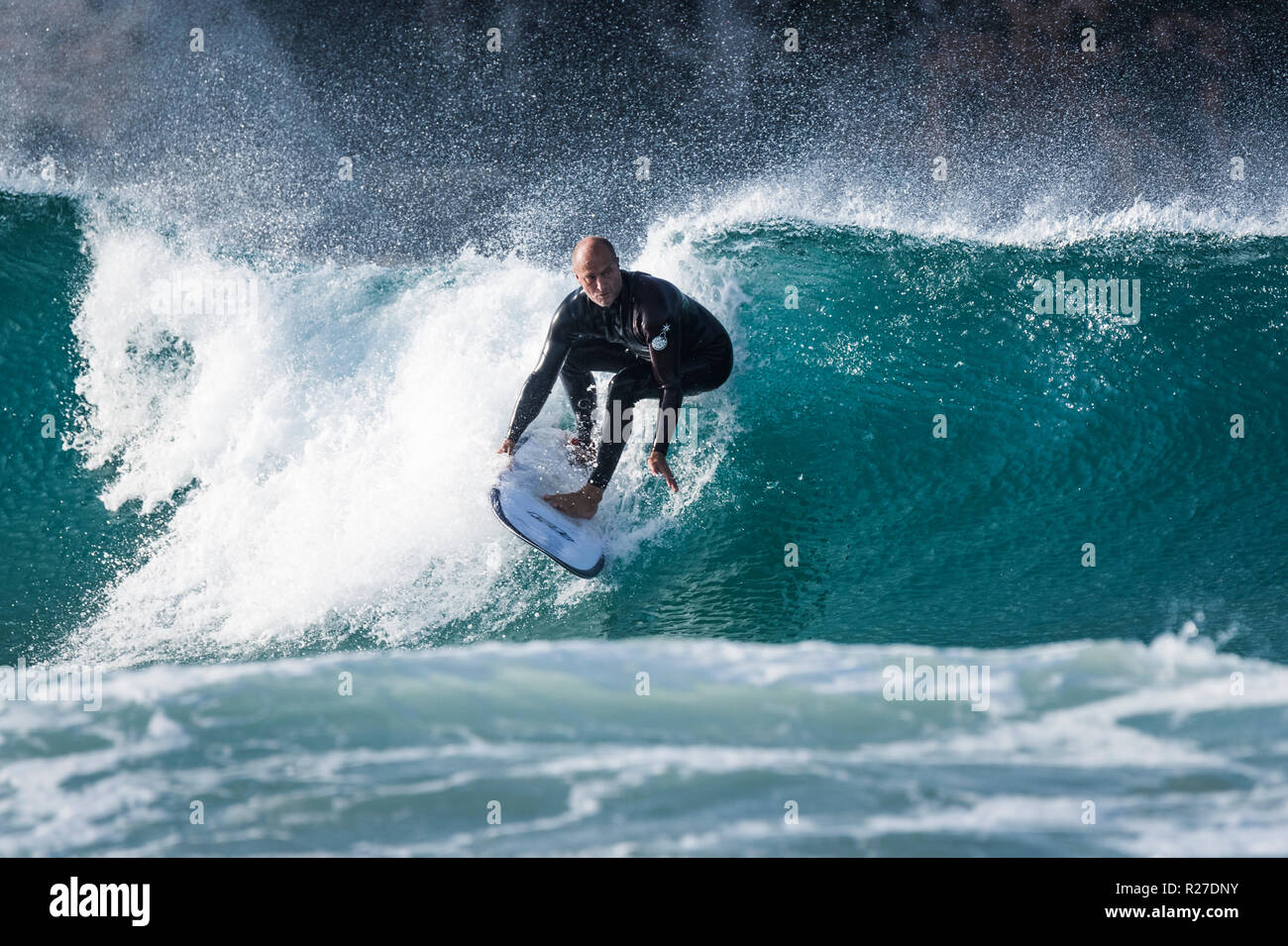 Surfer in azione. Foto Stock