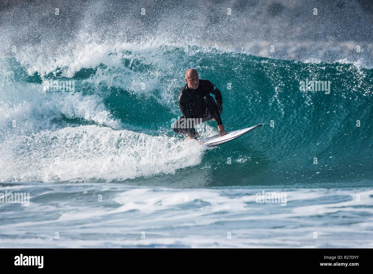 Surfer in azione. Foto Stock