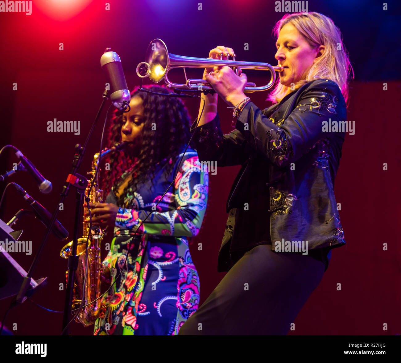 TIA FULLER esegue con INGRID JENSEN presso la 61MONTEREY JAZZ FESTIVAL - Monterey, California Foto Stock