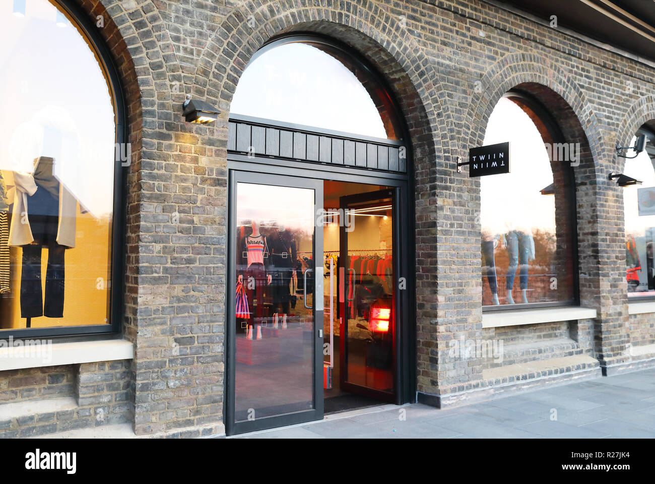 TWIIN progettista abbigliamento e Los Angeles concept store a gocce di carbone Yard, a Kings Cross, London, Regno Unito Foto Stock