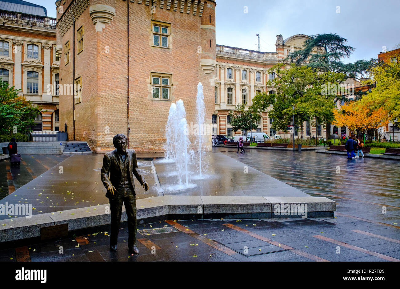Statua del cantante francese il cantautore Claude Nougaro in Place Charles de Gaulle, Toulouse, Francia Foto Stock