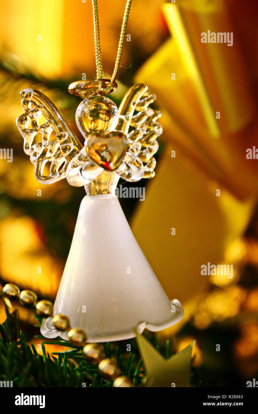 Giocattolo angelo vetro decorazione su l'albero di natale Foto Stock
