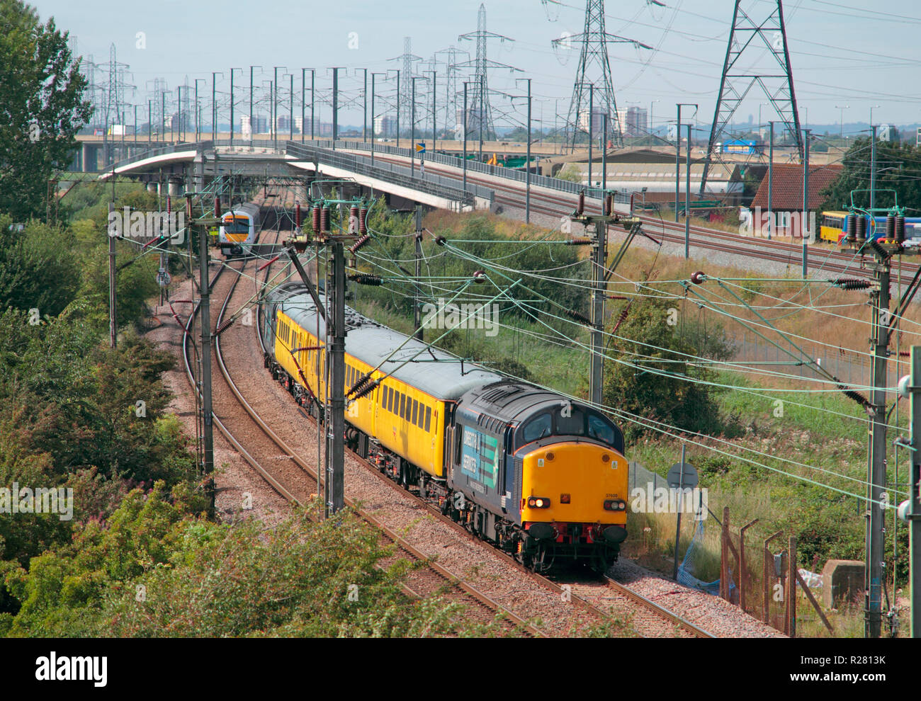 Una classe 37 locomotiva diesel numero 37608 lavora una rete ferrovia treno prova a Hereford. Foto Stock