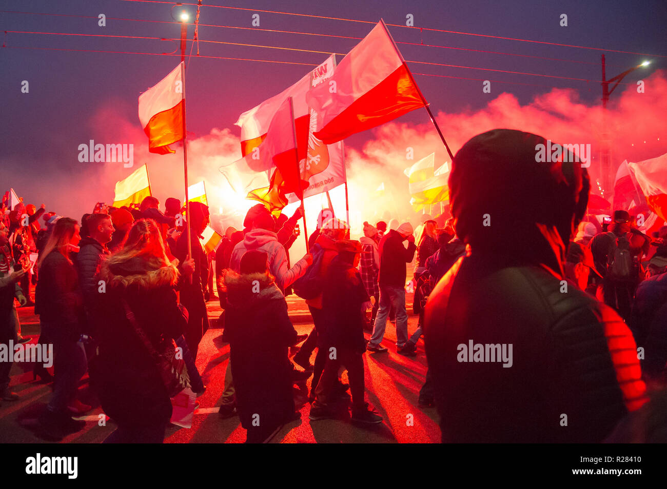 Marcia Annuale di indipendenza lanciato nel 2011 dall'estrema destra radicale nazionale Camp (ONR) e All-Polish Gioventù (Mlodziez Wszechpolska) celebra Po Foto Stock