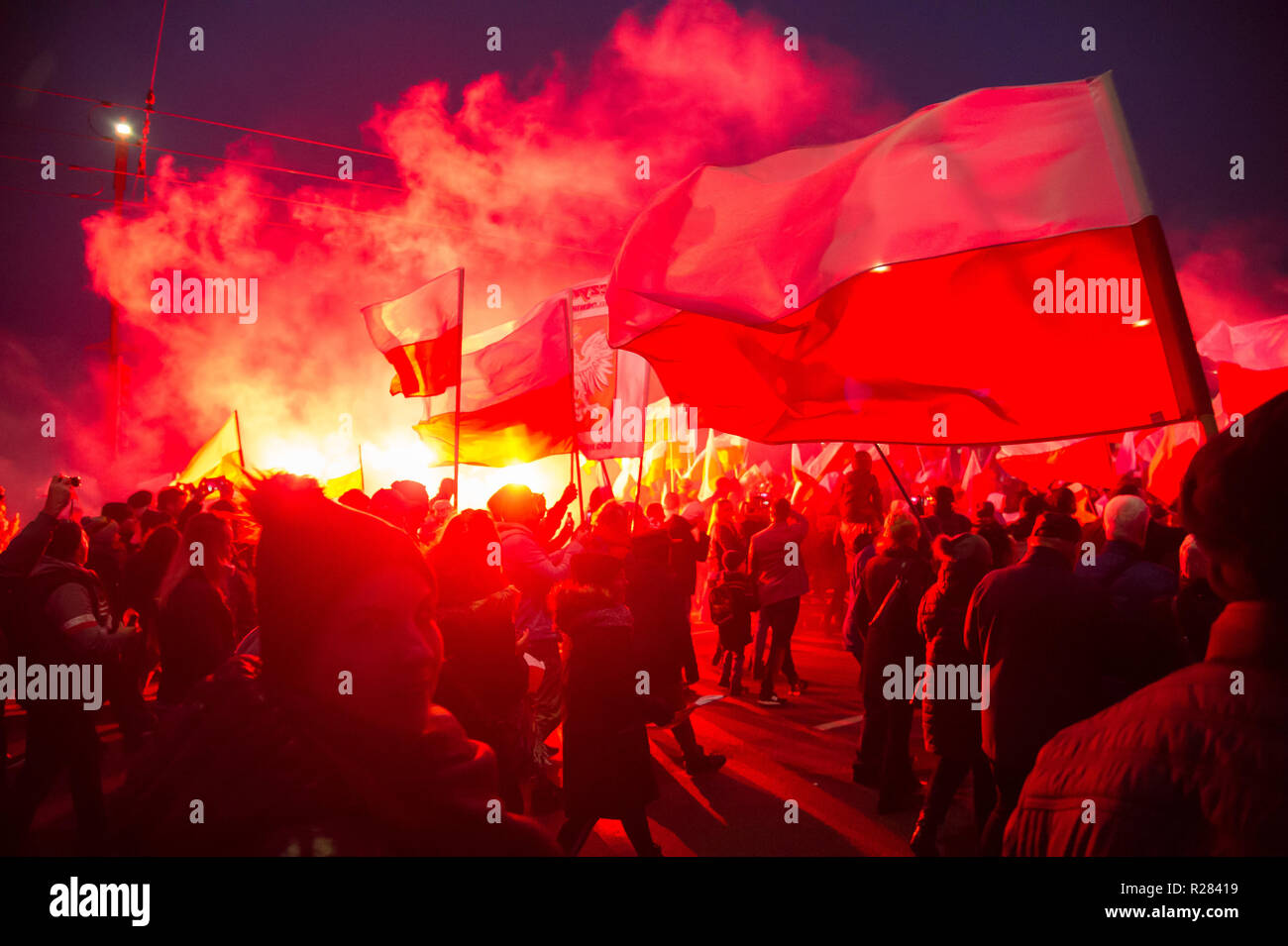 Marcia Annuale di indipendenza lanciato nel 2011 dall'estrema destra radicale nazionale Camp (ONR) e All-Polish Gioventù (Mlodziez Wszechpolska) celebra Po Foto Stock