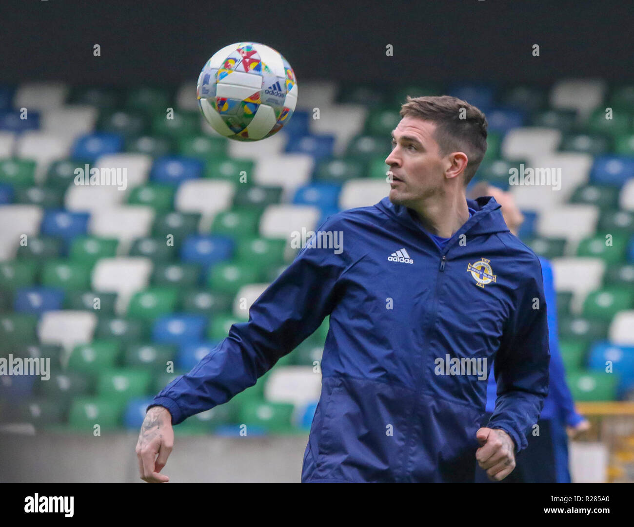 Windsor Park, Belfast, Irlanda del Nord.17 novembre 2018. Irlanda del Nord la formazione in Belfast questa mattina davanti a loro nazioni UEFA League contro l'Austria domani notte allo stadio. Kyle Lafferty alla formazione. Credito: David Hunter/Alamy Live News. Foto Stock