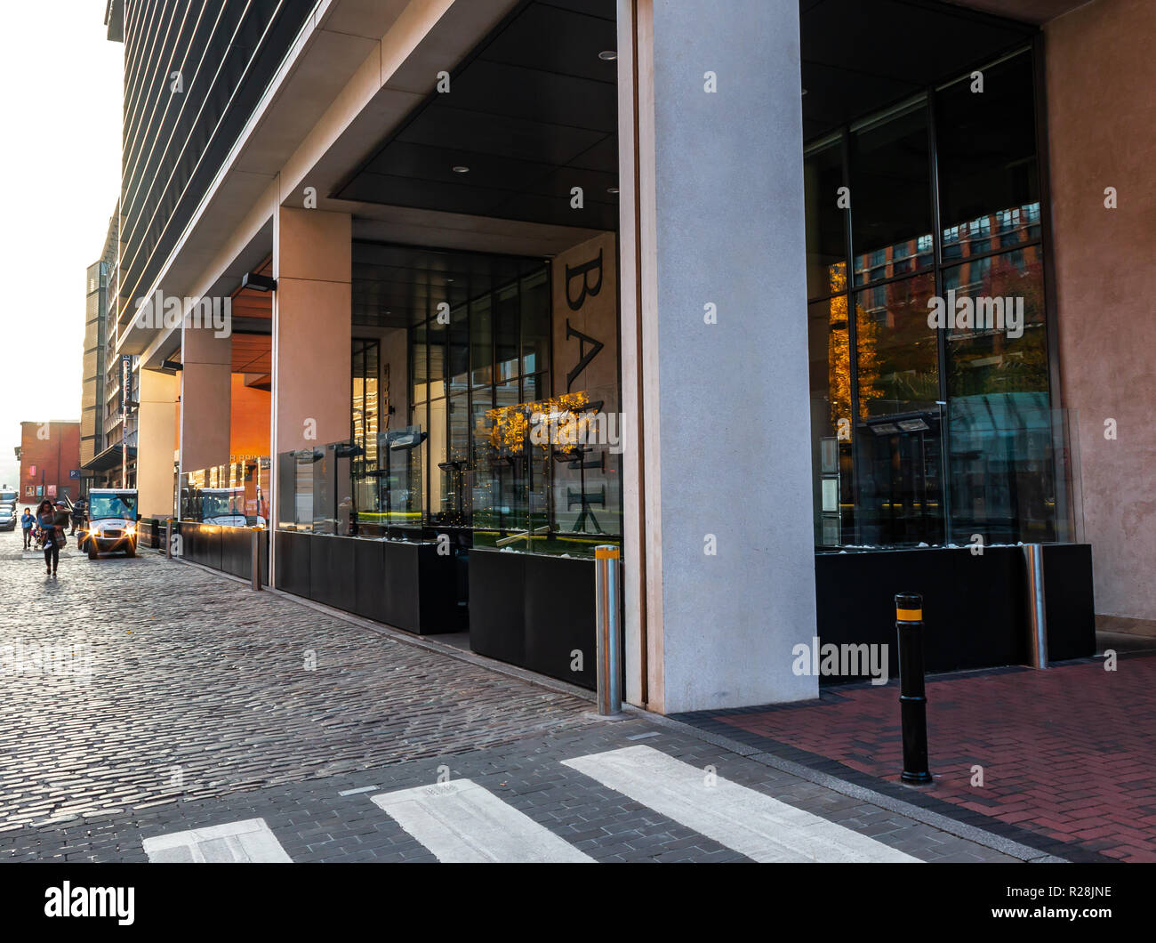 Strada fuori della moderna ' Banca ' Ristorante nel centro di Birmingham. Foto Stock