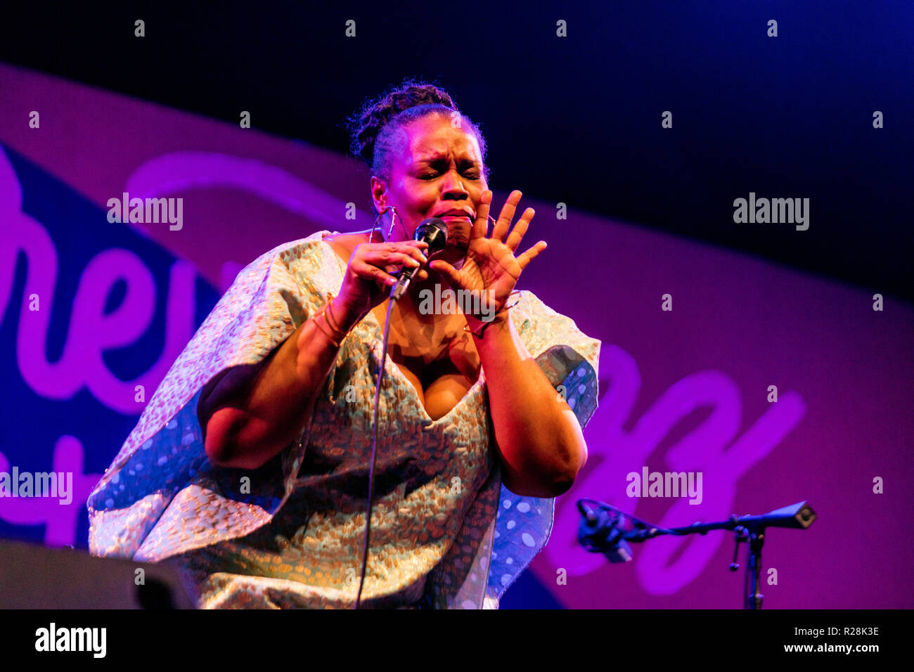 DIANNE REEVES si svolge in corrispondenza della 61a MONTEREY JAZZ FESTIVAL - Monterey, California Foto Stock