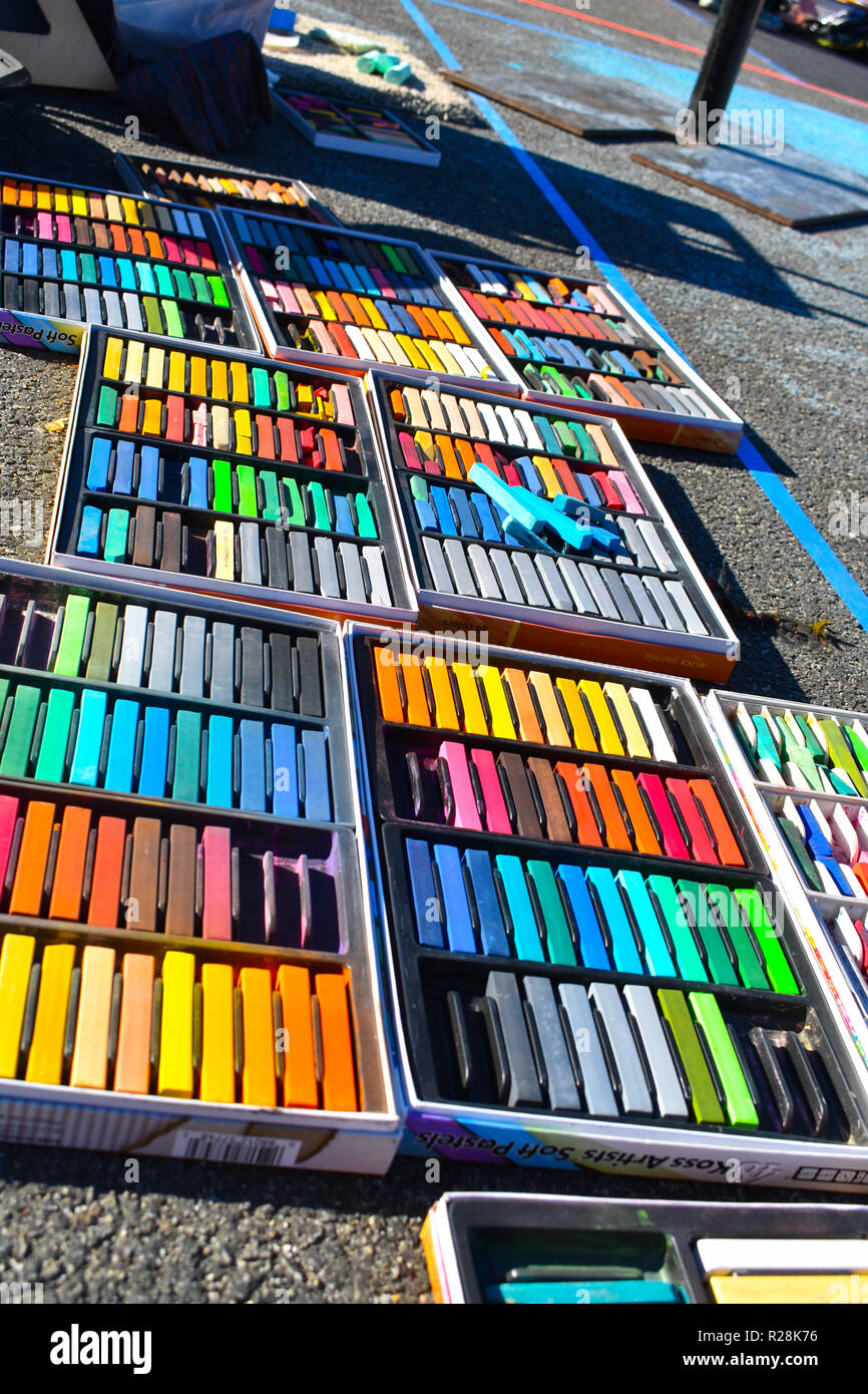 Newhall, ca. Sett. 21, 2018 - chalk art festival nel centro cittadino di Newhall dove molti artisti hanno presentato i loro disegni sulla superficie della strada. Foto Stock