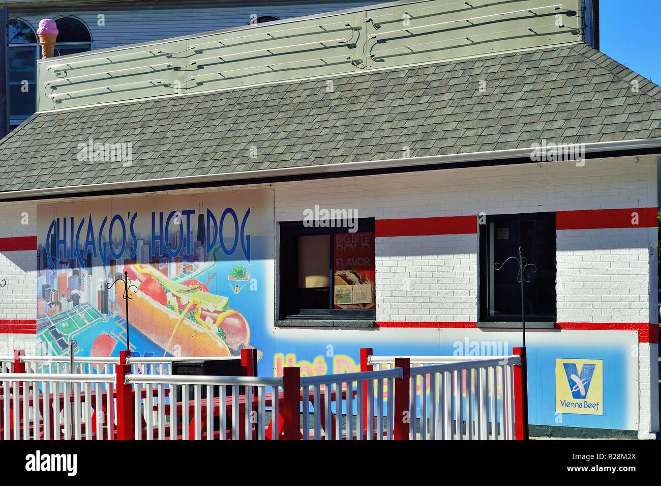 Chicago, Illinois, Stati Uniti d'America. Una tradizione di Chicago ha accolto sul lato nord-ovest di Chicago, il quartiere di hot dog stand. Foto Stock