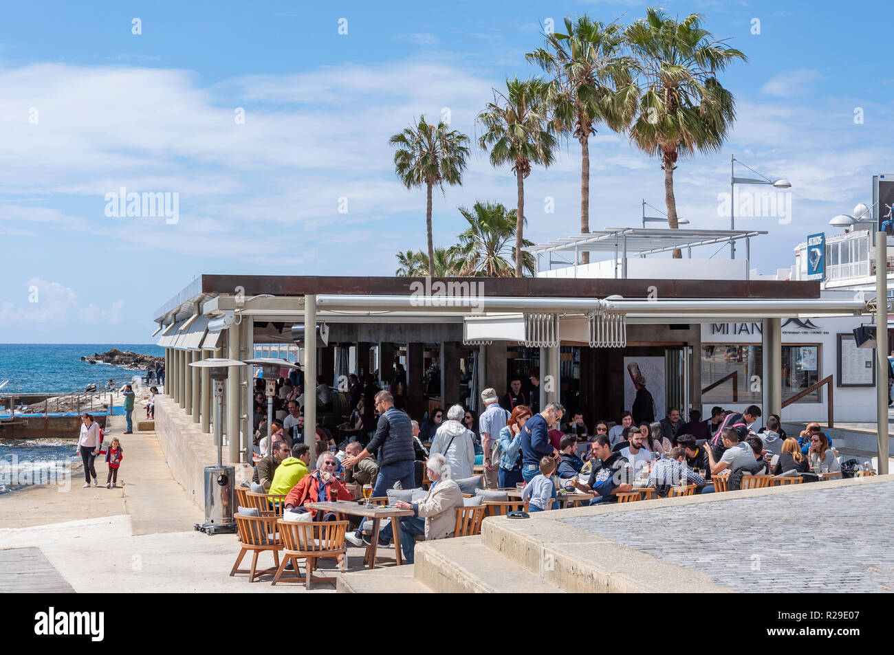 Lungomare ta Μπάνια Bar & Ristorante, Poseidonos Avenue, Paphos (Paphos), Pafos District, la Repubblica di Cipro Foto Stock