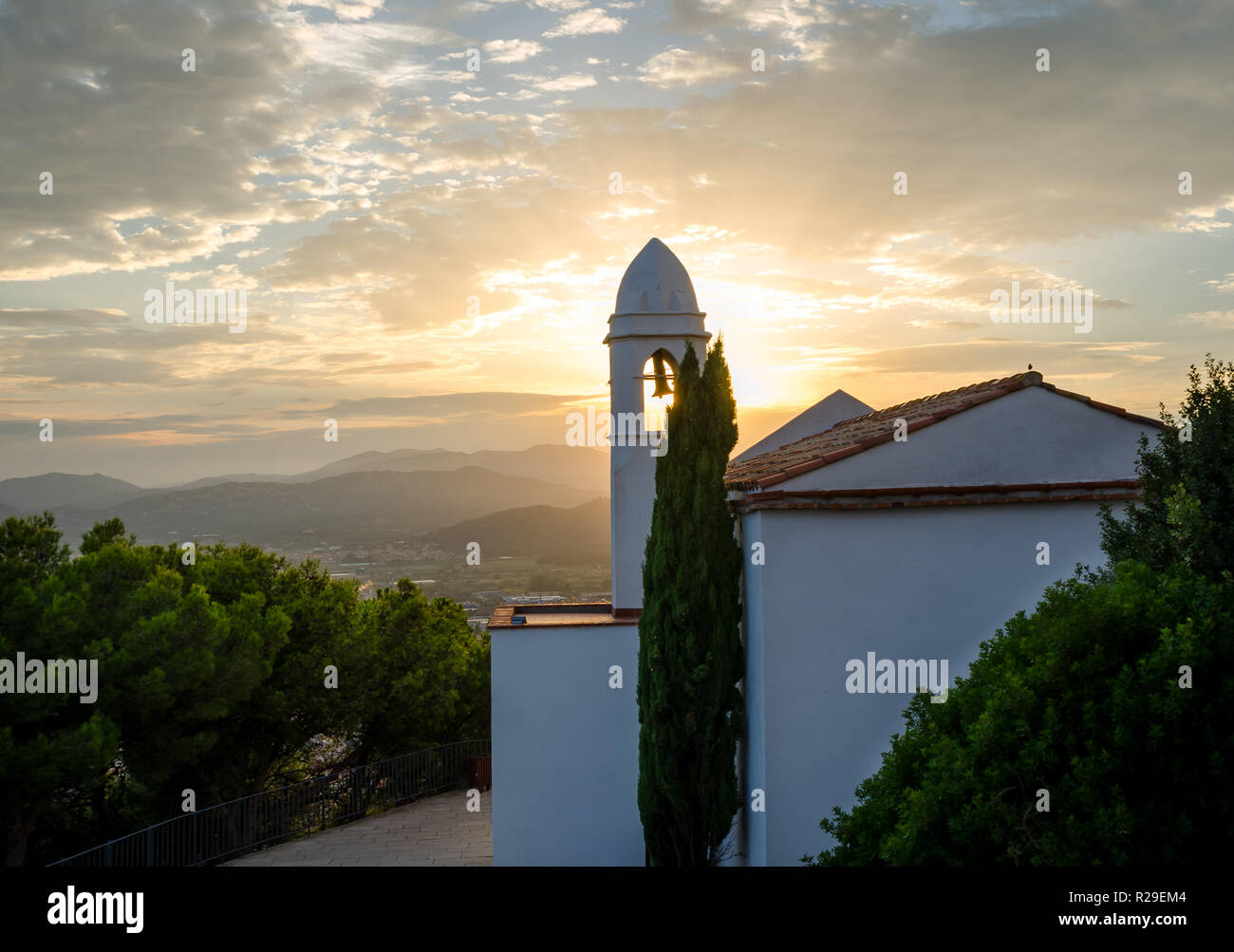Cappella di San Giovanni Battista. Architettura di spagnolo beach resort Blanes. Monte Castello di San Juan. Costa Brava Catalogna. Luogo religioso di wo Foto Stock