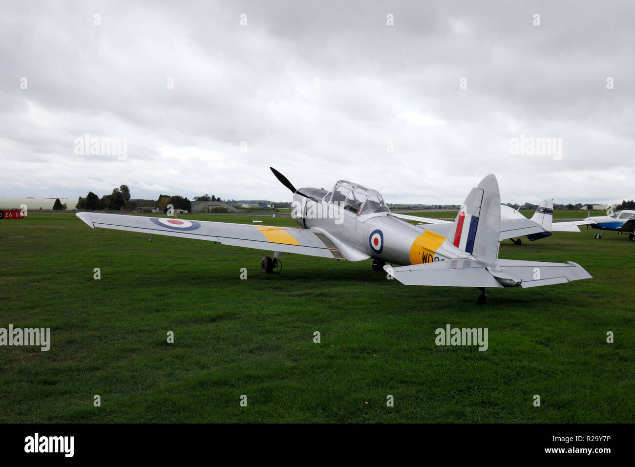 De Havilland DHC-1 Scoiattolo striado biposto di aerei da addestramento in RAF marcature. Foto Stock