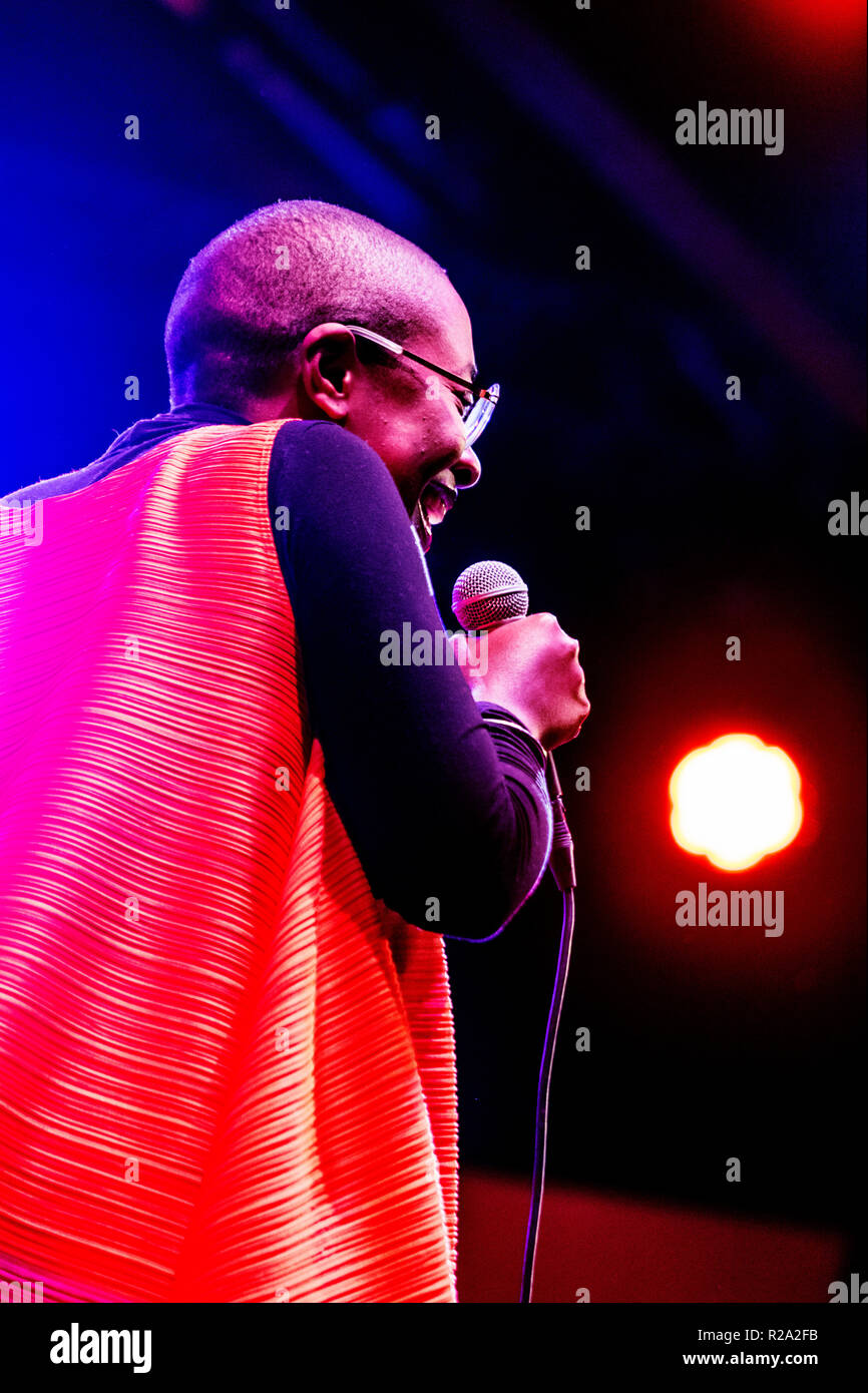 CECILE MCLORIN SALVANT effettuando in corrispondenza della 61a Monterey Jazz Festival - Monterey, California Foto Stock