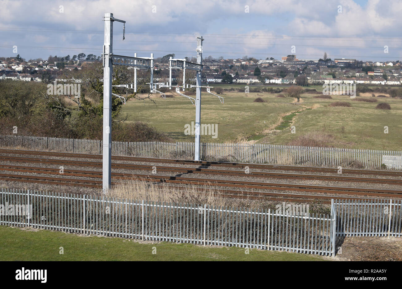 Parzialmente completata elettrificazione della linea ferroviaria numero 3698 Foto Stock