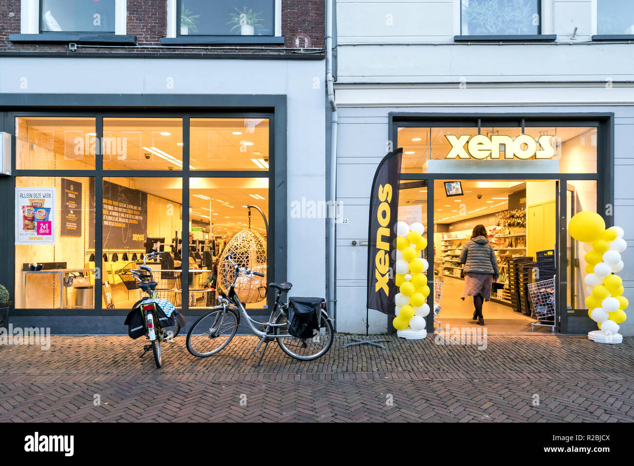 Xenos succursale in Sneek, Paesi Bassi. Xenos è una catena di negozi di beni nel cibo marketfields, elettrodomestici e la decorazione degli interni. Foto Stock