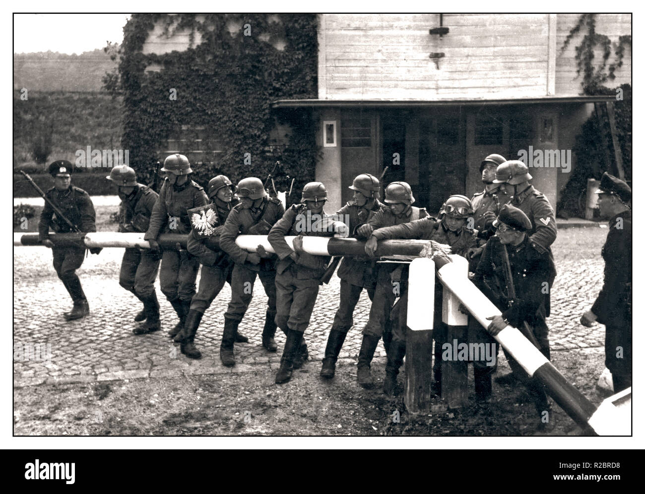 L'invasione della Germania nazista occupazione della Polonia l'attraversamento illegale e l'occupazione del confine polacco a Sopot da parte delle truppe della Germania nazista ha innescato l'inizio e lo scoppio della seconda guerra mondiale del WW2 settembre 1 1939 Foto Stock