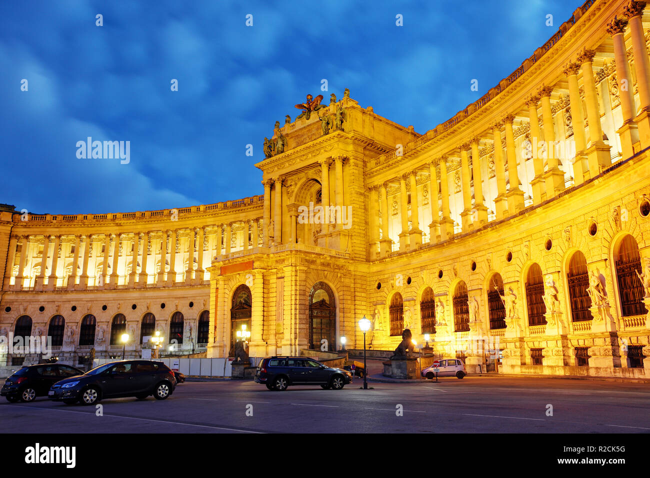 Vienna Hofburg a un pernottamento con le nuvole Foto Stock