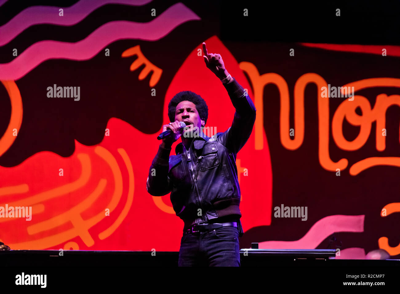 JON BATISTA CON LA DAP-KINGS esibirsi sul palco principale in corrispondenza della 61a Monterey Jazz Festival - Monterey, California Foto Stock